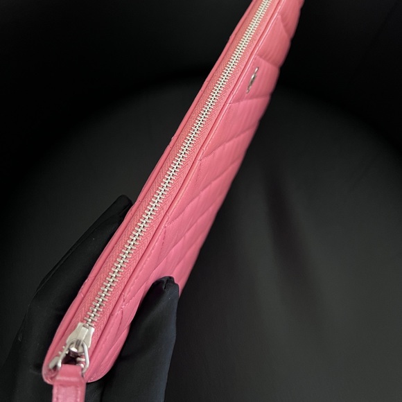 Auth Chanel Pink Classic Quilted Large Pouch -PreLoved - Picture 7 of 15